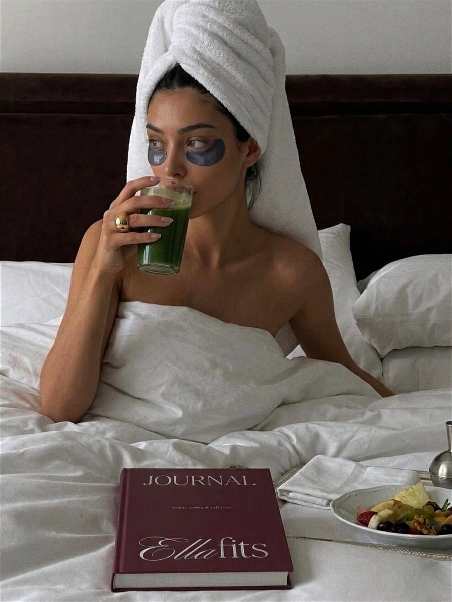 Early morning routine with the Ellafits Premium Journal made for the hight organized and business woman